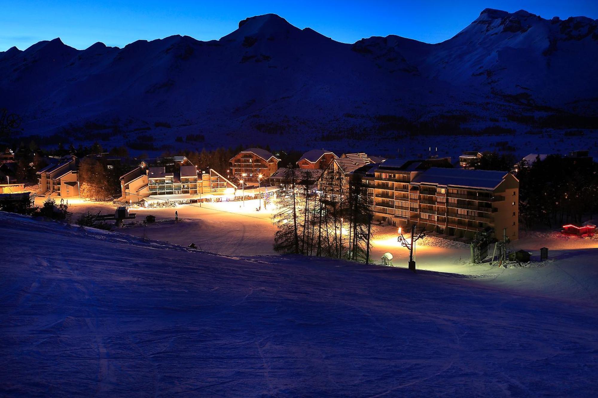 Sunweb Hotel L'Ecrin Des Neiges ลาจูดูลูป ภายนอก รูปภาพ